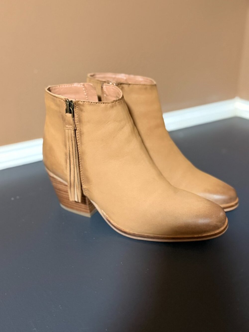 DIBA True Leather Ankle Booties – Tan/Cognac – Side Tassel Detail – Size 7.5